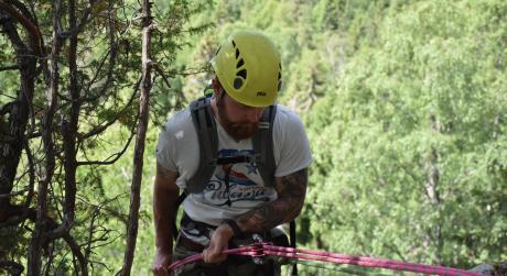 Rappelling/Abseiling